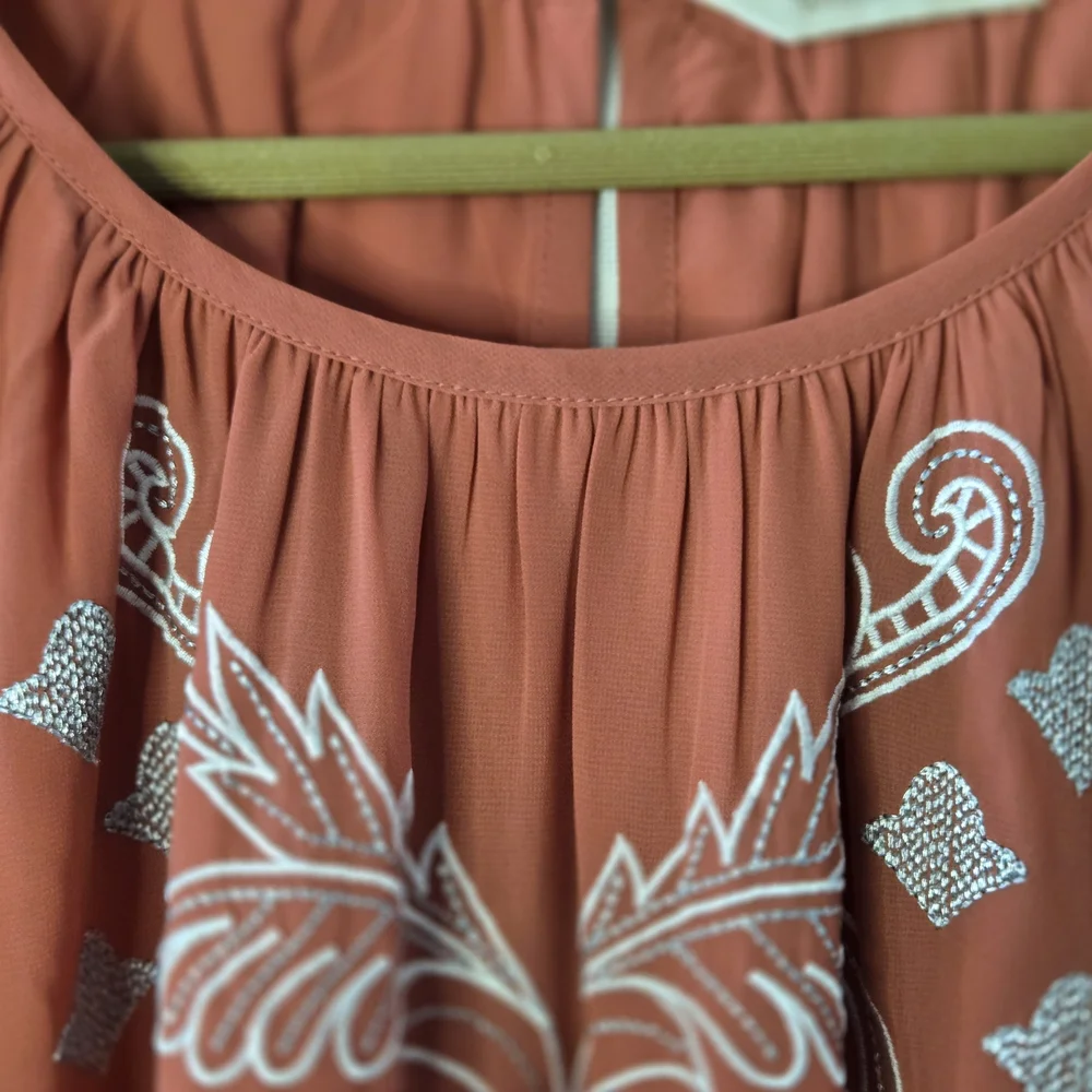 Soft Surroundings Size M Embroidered Coral 3/4 Sl Blouse With Scalloped Hem - Picture 2 of 10